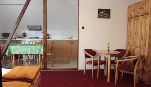 One-Bedroom Apartment (4 Adults)