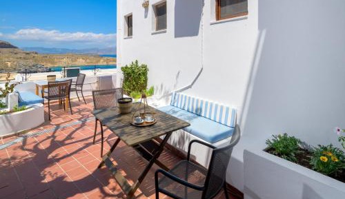Deluxe Double Room with Side Sea View