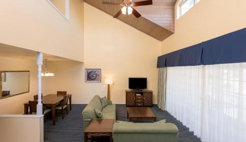 One-Bedroom King Suite