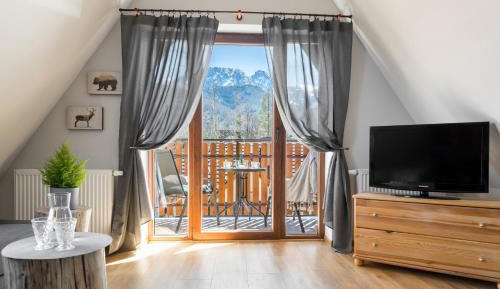 Studio with Mountain View