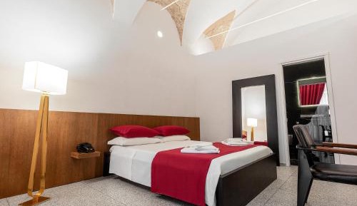 Deluxe Double Room with Extra Bed