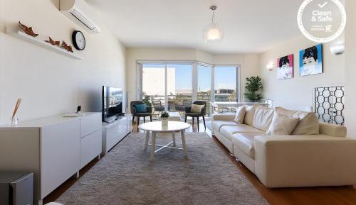 Deluxe Apartment