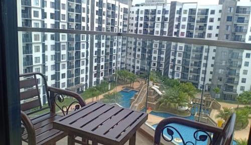 Apartment with Pool View 