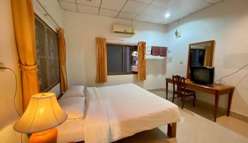 One-Bedroom Bungalow with kitchen