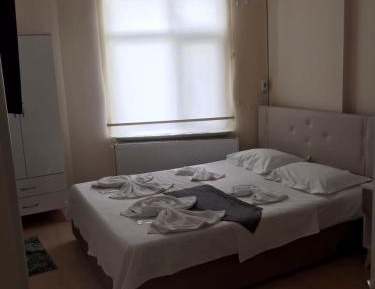 Deluxe Room (2 Adults + 1 Child)