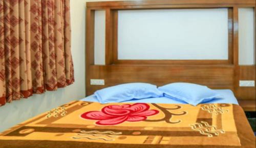Deluxe Room (2 Adults + 1 Child)