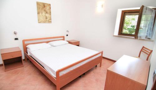 Economy Apartment - Split Level