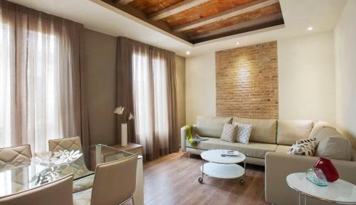 Deluxe Two-Bedroom Apartment