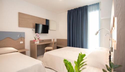 Triple Room with Private Bathroom