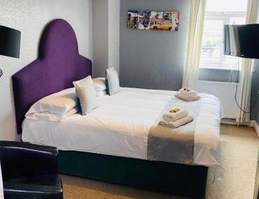Standard Double Room with Shared Bathroom
