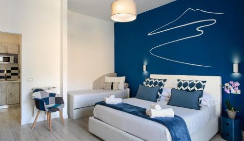 Queen Room with Pool View