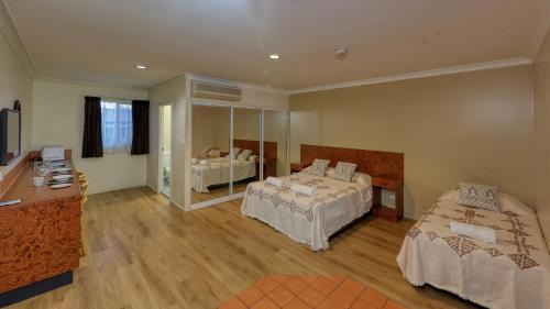 Large Twin Room