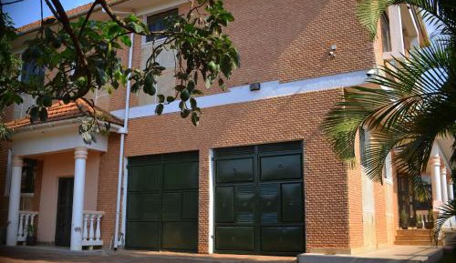 Seven-Bedroom House