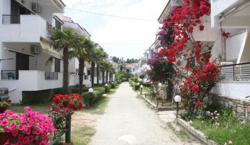 Apartment with Garden View