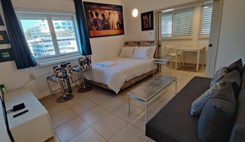 Studio Apartment with Sea View