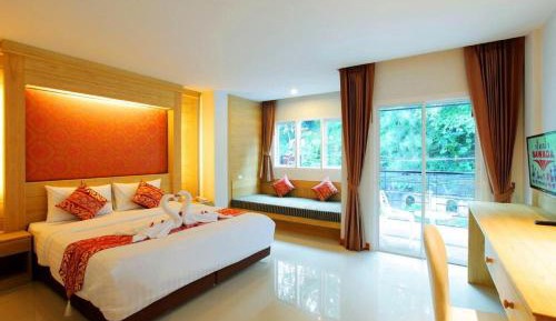 Deluxe Balcony Room