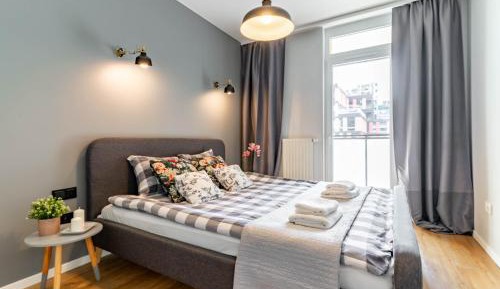 One-Bedroom Apartment with Balcony - 5