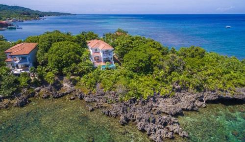 Four-Bedroom Holiday Home