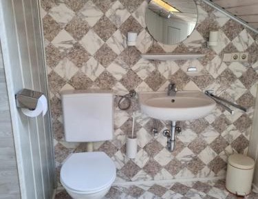 Twin Room with Private Bathroom