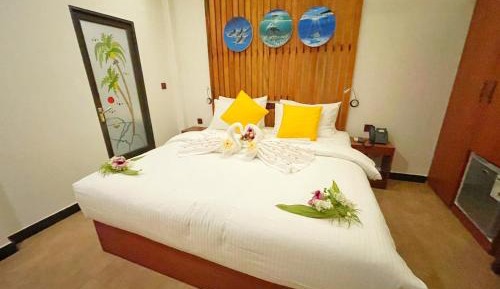 Deluxe Double Room with Balcony and Sea View