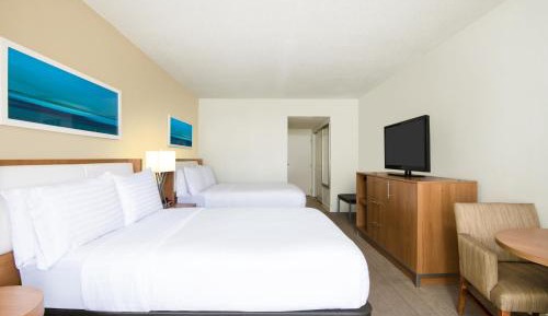 Standard Ocean Front Room - Two Double Beds