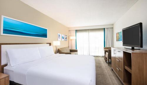 King One Bedroom Suite - Resort View - Non-Smoking