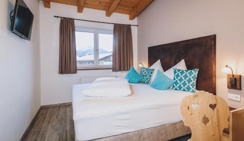 Three-Bedroom Apartment with Sauna