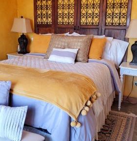 Deluxe Queen Suite