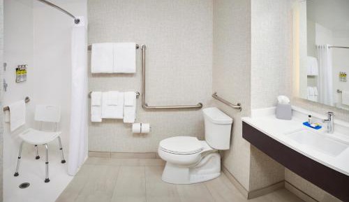 Standard Queen Room with Two Queen Beds and Mobility Accessible Roll-In Shower