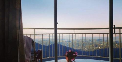 Valley View Room