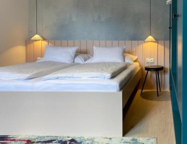 One-Bedroom Apartment with Balcony