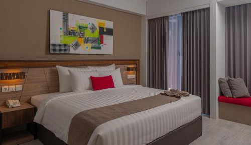 Deluxe Pool View Room 