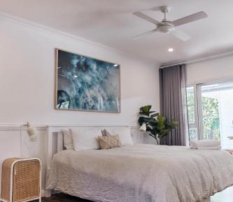 1 Breeze King Suite - with Bath