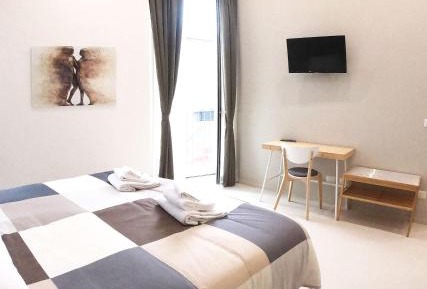 Superior Triple Room with Private Bathroom