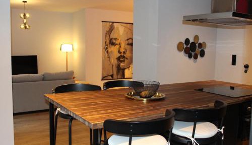 Deluxe Apartment