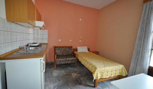 Studio (3 Adults)