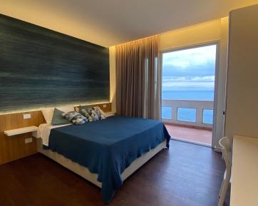 Deluxe Double Room with Balcony and Sea View