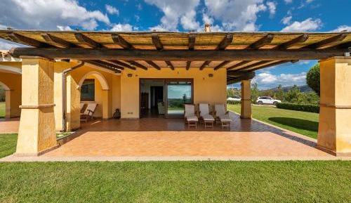Four-Bedroom Villa - Split Level