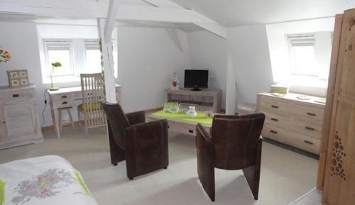 Independent Double Room with Private Bathroom