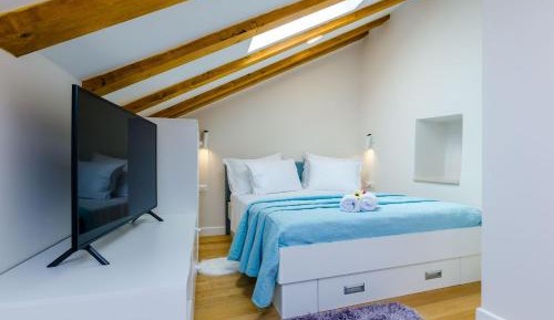 One-Bedroom Apartment - Attic