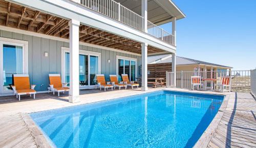 Five Bedroom Holiday Home
