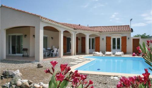 Three-Bedroom Holiday Home 