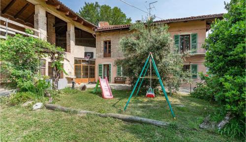 Three-Bedroom Holiday Home 