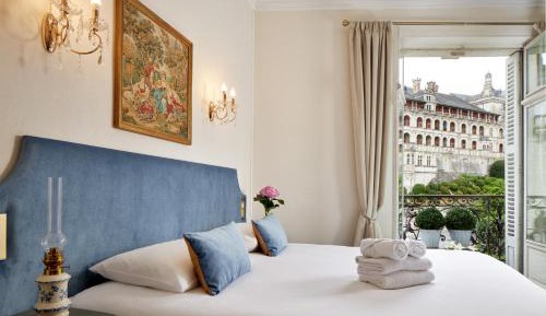 Deluxe Double Room with Castle View