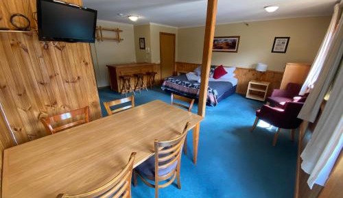 Family Room (6 Adults)
