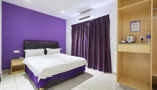 Standard Queen Room