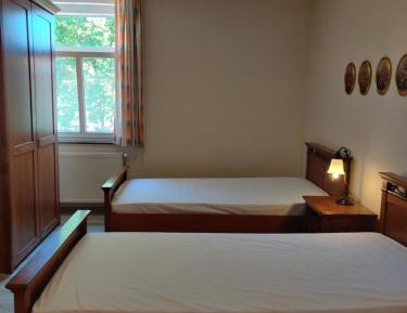 Apartment With Shared Bathroom