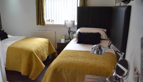 Twin Room with Private Bathroom
