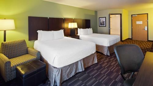 Queen Room with Two Queen Beds - Non Smoking