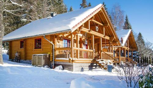 Three-Bedroom Holiday Home 